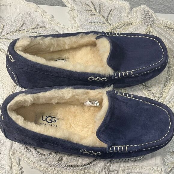 EUC UGG Ansley Slippers - Picture 11 of 11